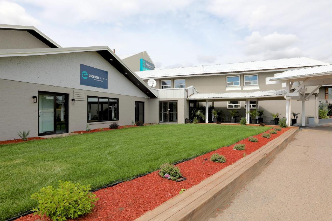 Hotel Clarion Pointe Medicine Hat Exterior foto