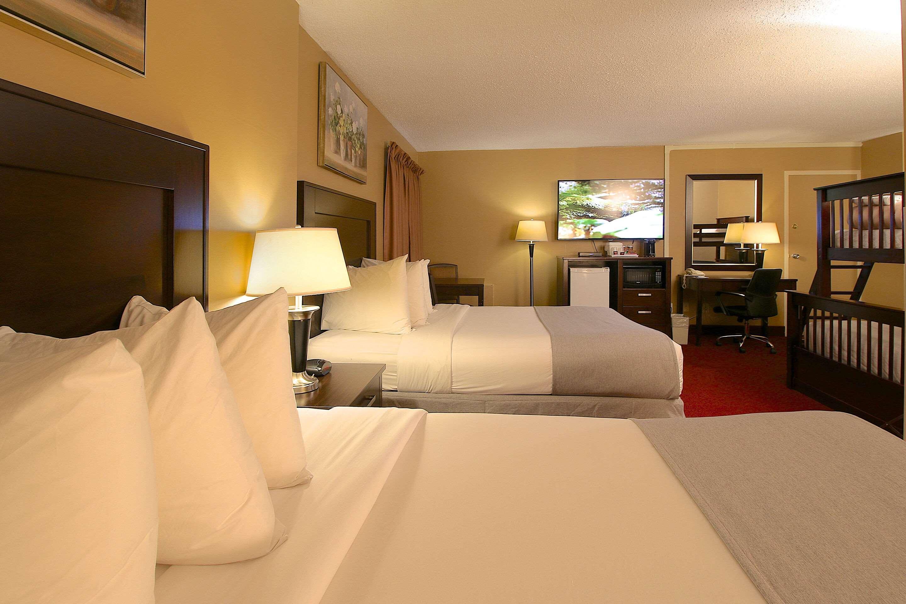 Hotel Clarion Pointe Medicine Hat Exterior foto
