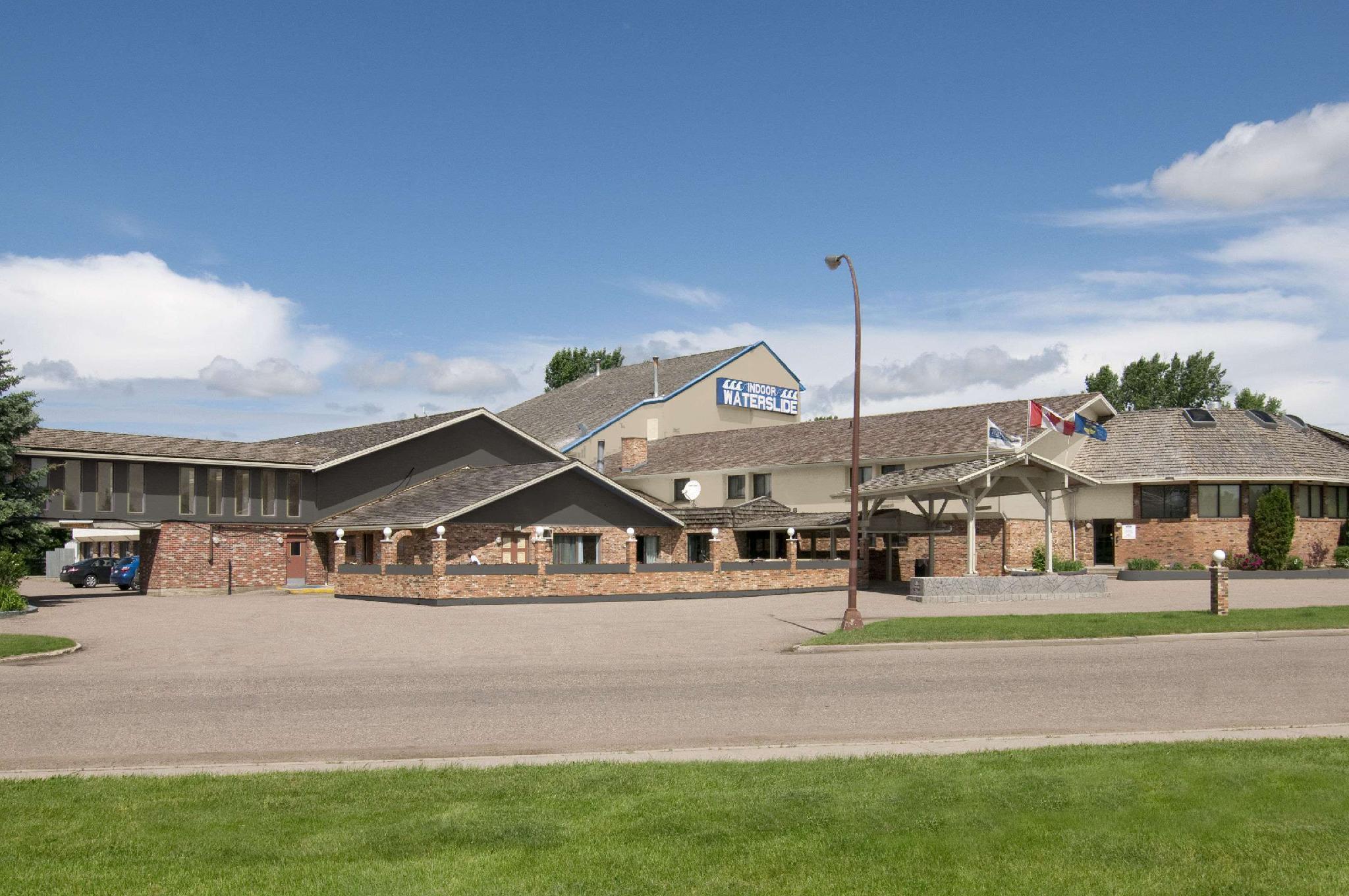 Hotel Clarion Pointe Medicine Hat Exterior foto